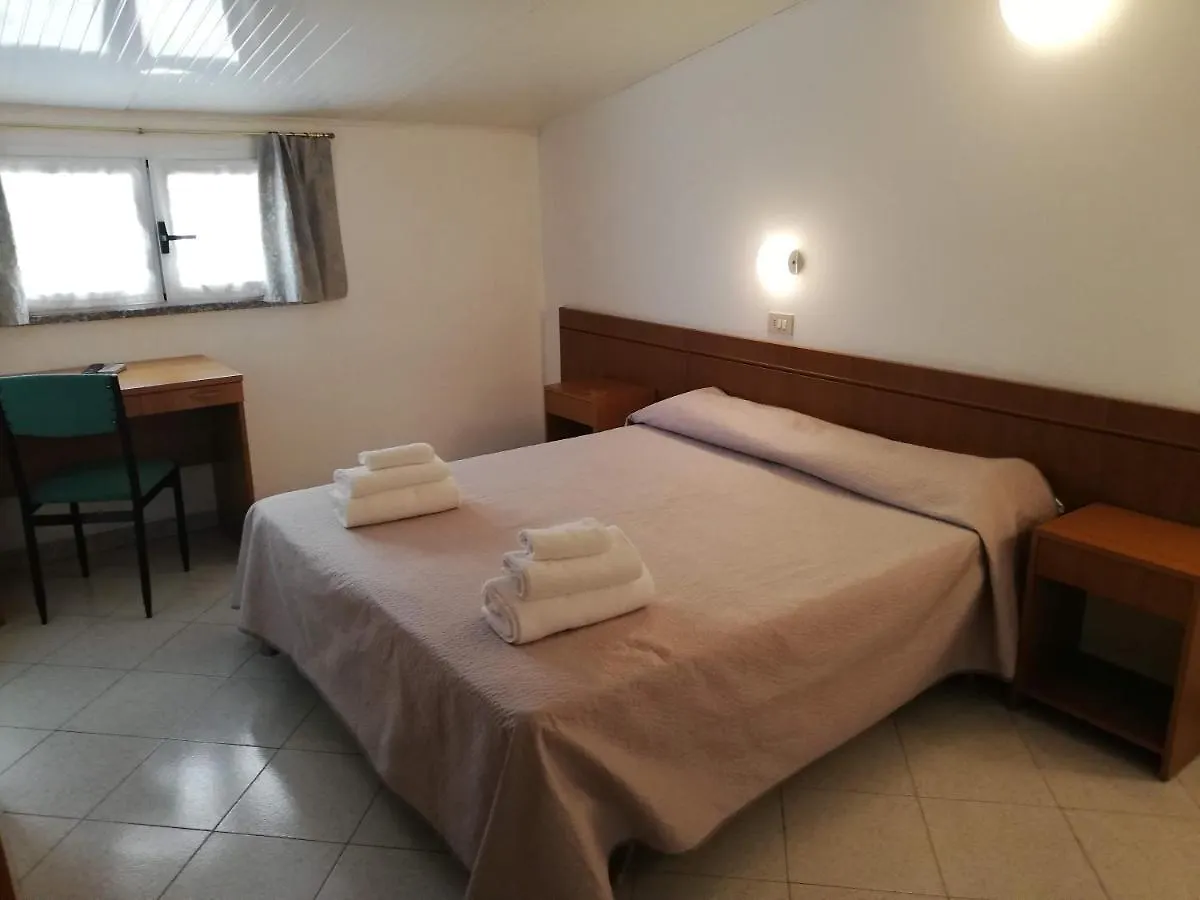 Hotel La Bella Vita Rimini 0*,  Italien