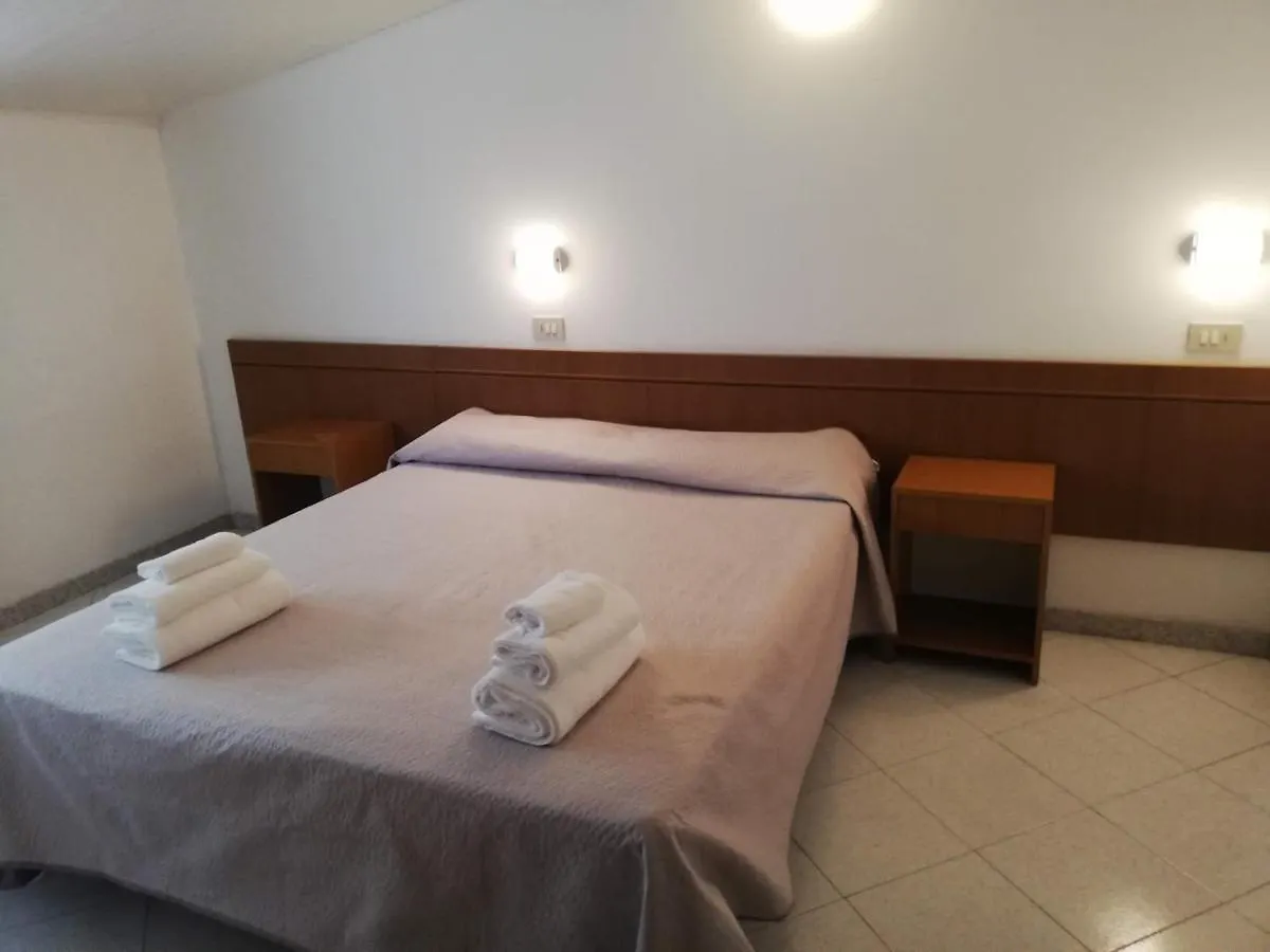 Hotel La Bella Vita Rimini 0*,  Italien